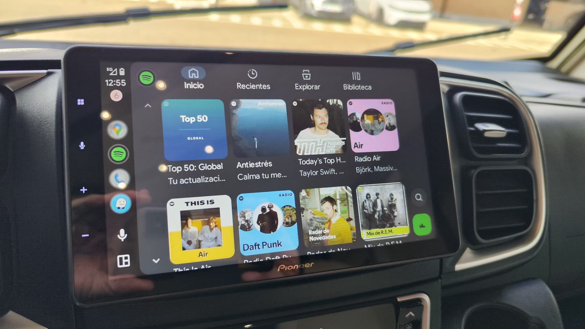 Modern dashboard with CarPlay
